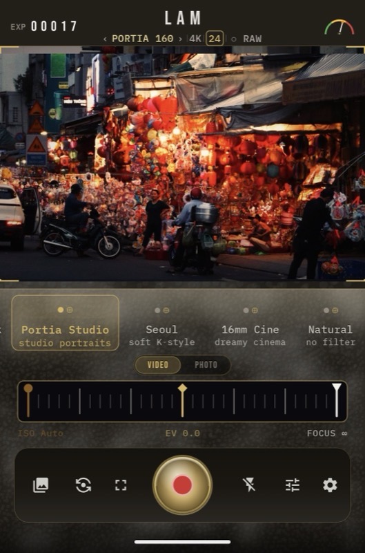 LAM Boutique layout, Noir theme — night market capture